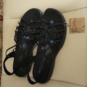 9M NWT Skechers REGGAES "Forget Me Knot" Strappy Black Sandals